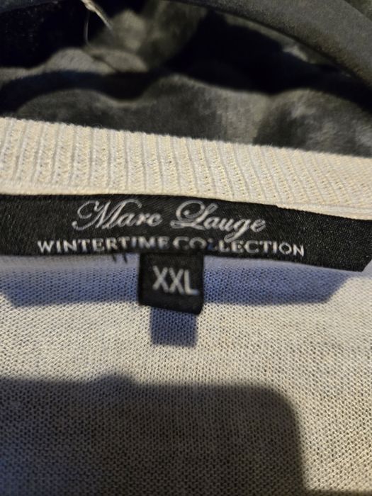 Damski duży sweter cienki.