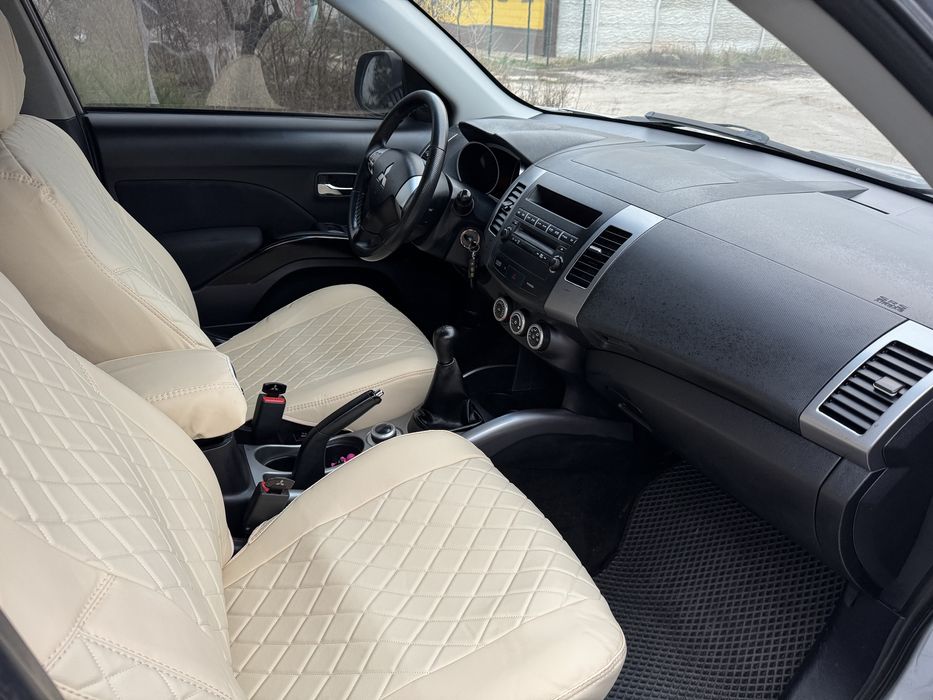 Mitsubishi Outlander XL 2008 рік 7350$