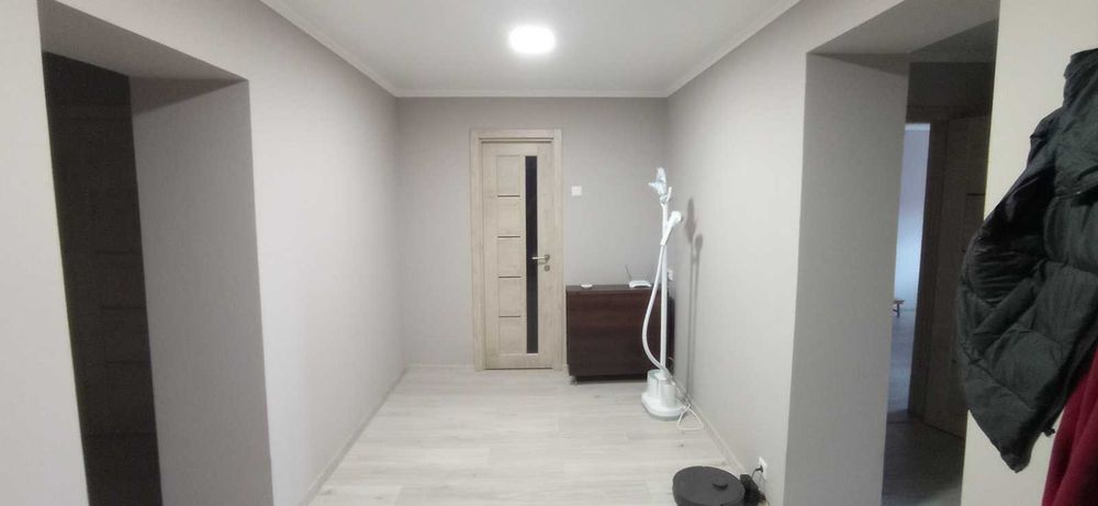 Продам або обміняю трикімнатну квартиру по вулиці Шишацькій