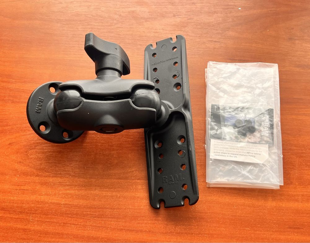 Кронштейн RAM RamMount D-111U-C MB36 (до 16 диагонали)