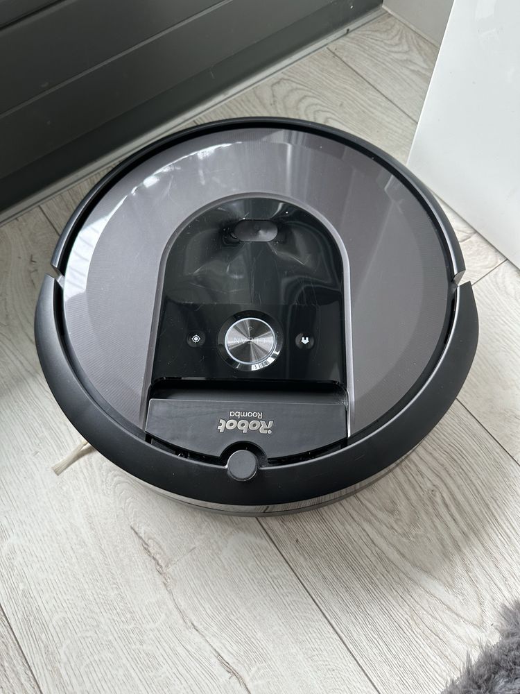 iRobot Roomba i7