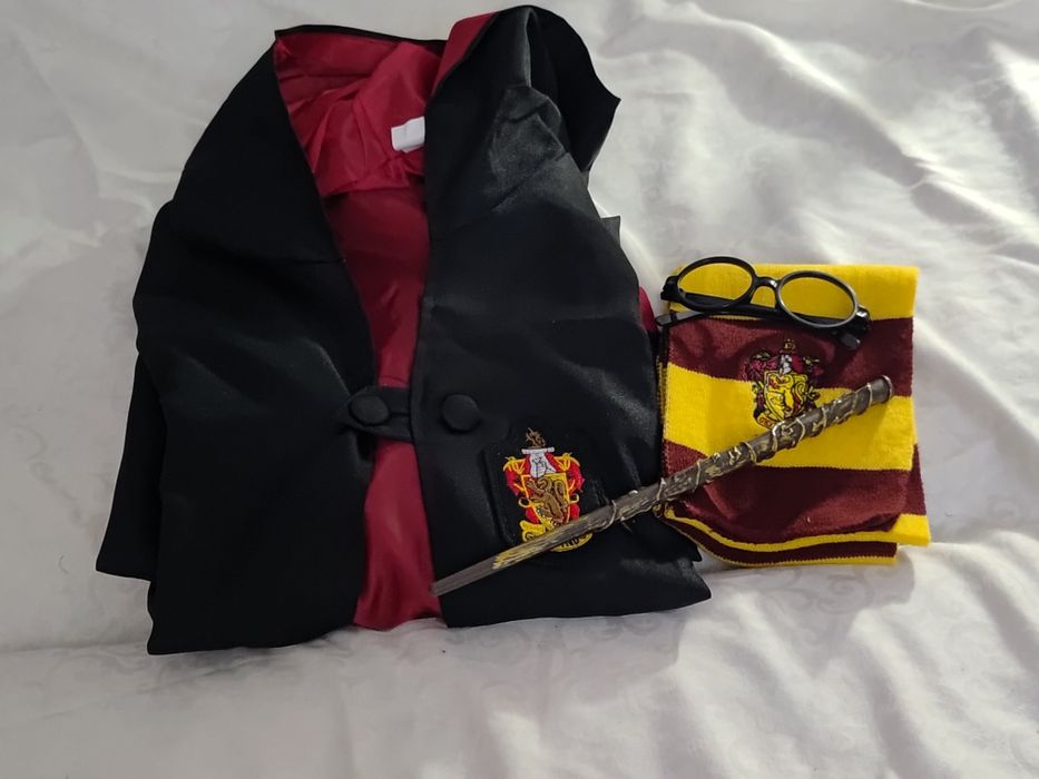 Strój przebranie Harry Potter czarodziej Gryffindor 4 części rozmiar L