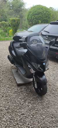 Piaggio xEvo 125