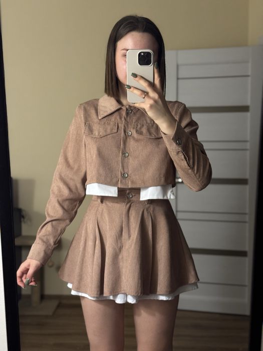 Бежевий костюм двійка