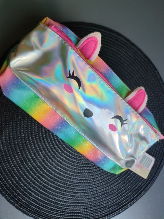 Piórnik saszetka błyszczący różne modele