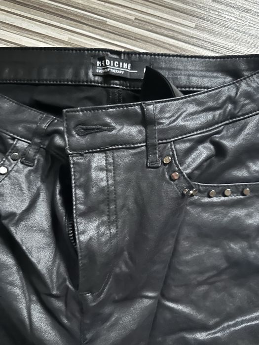 Czarne spodnie damskie ,ekoskorka ,Medicine ,M