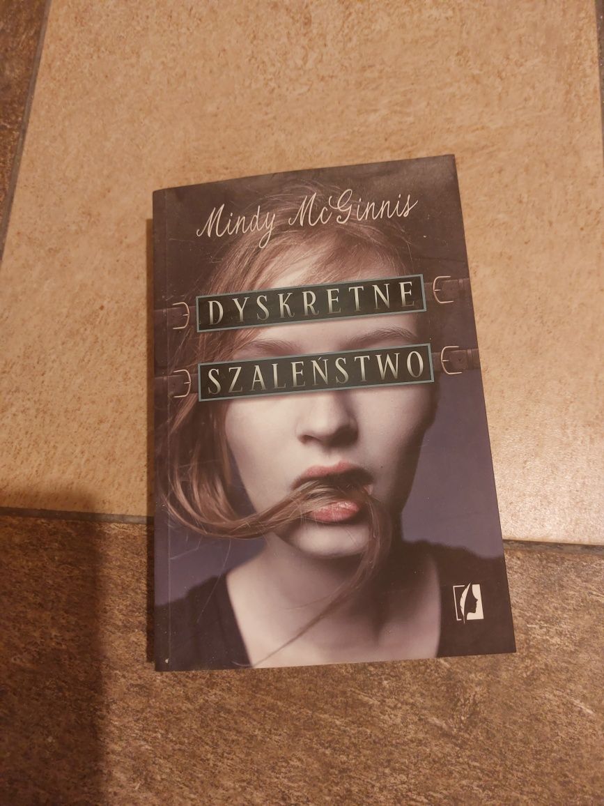 ,,Dyskretne szaleństwo" Mindy MC Ginnis