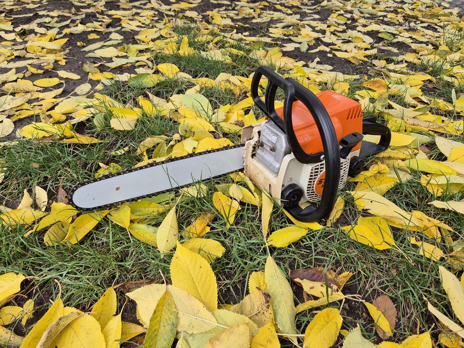 Бензопила пила Stihl MS 180 у гарному стані.