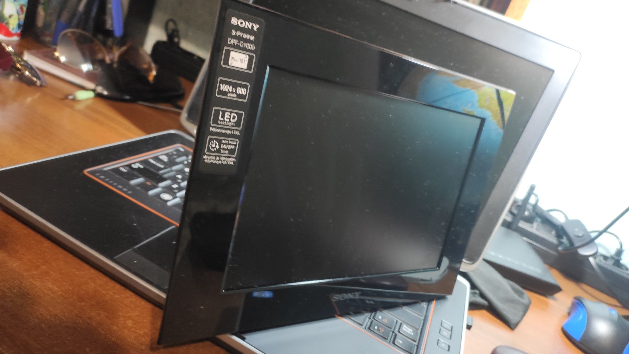 Продам Цифровую фоторамку Sony DPF-C1000