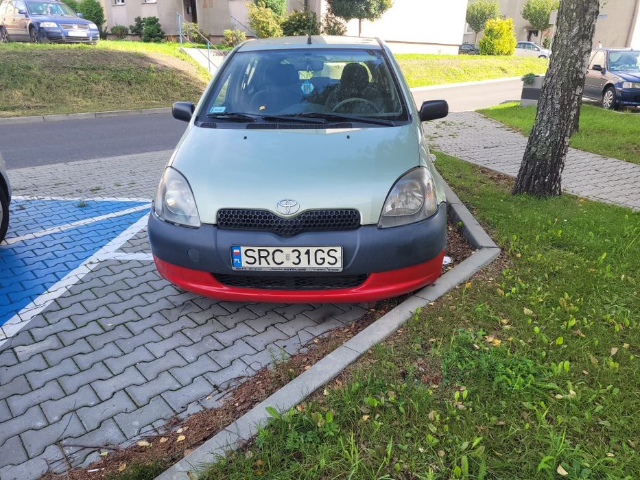 Samochód Toyota Yaris 1.0 z 2002r.