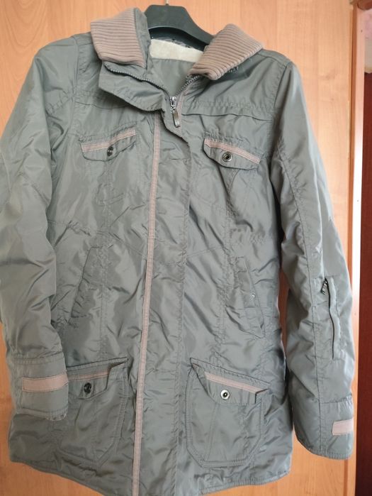 Тепла жіноча куртка