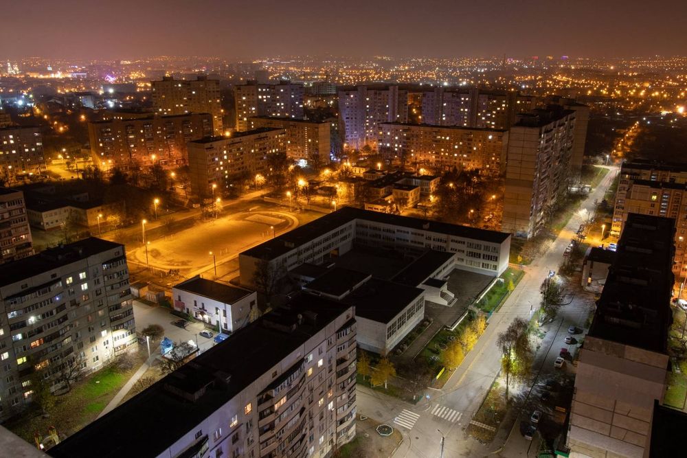 Сдаю На 25 эт. 1к.кварт. посуточно и почасово. М.Холодная гора