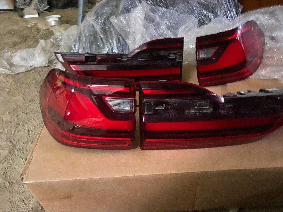 Комплект задніх ліхтарів на BMW xb7 g07 до рест Америка