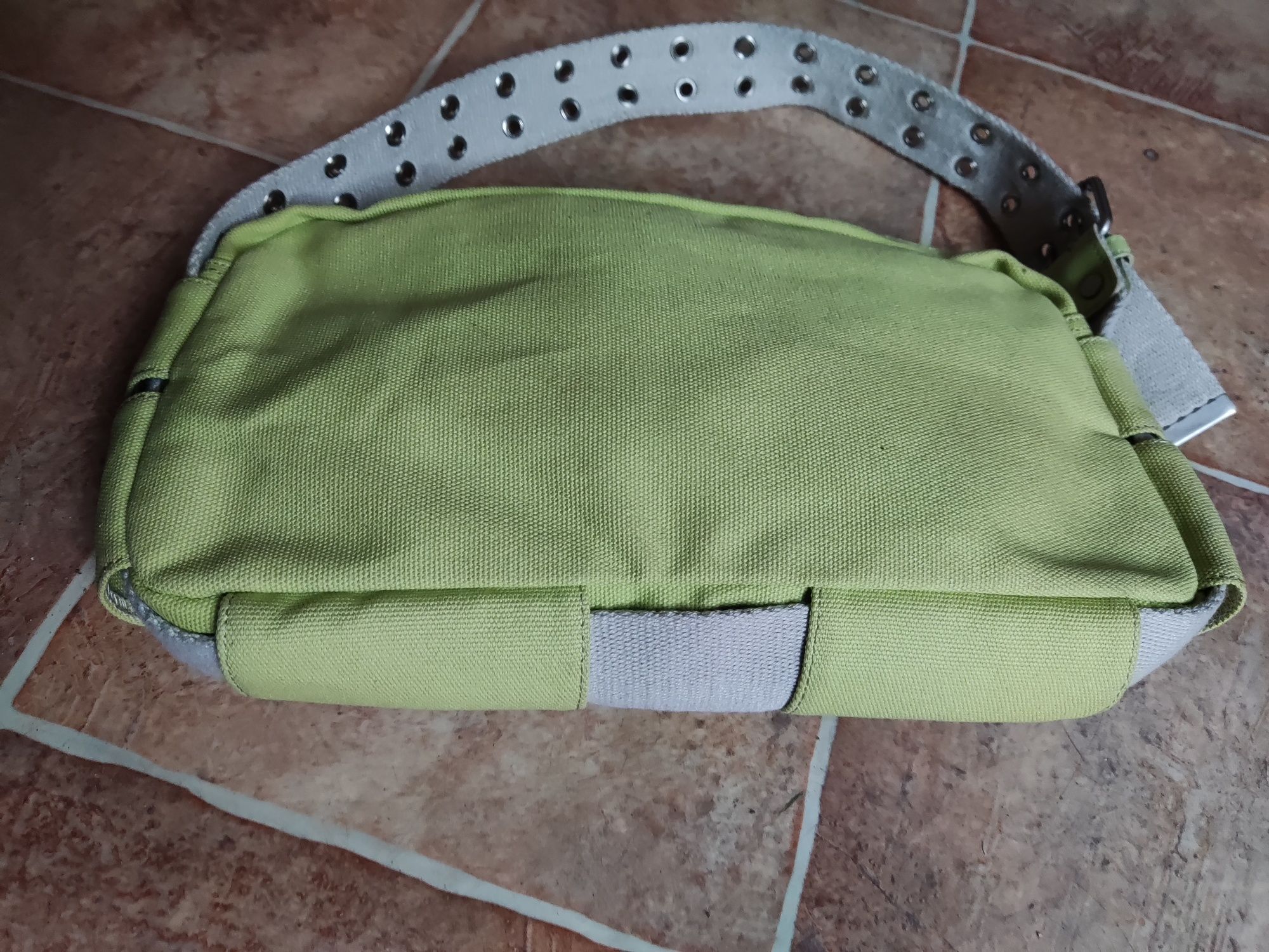 Bawełniana groszkowa torebka Reebok