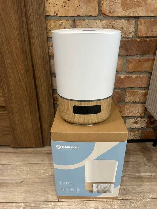 nawilżacz powietrza Maxi-Cosi Breathe w kolorze białym z drewnianym
