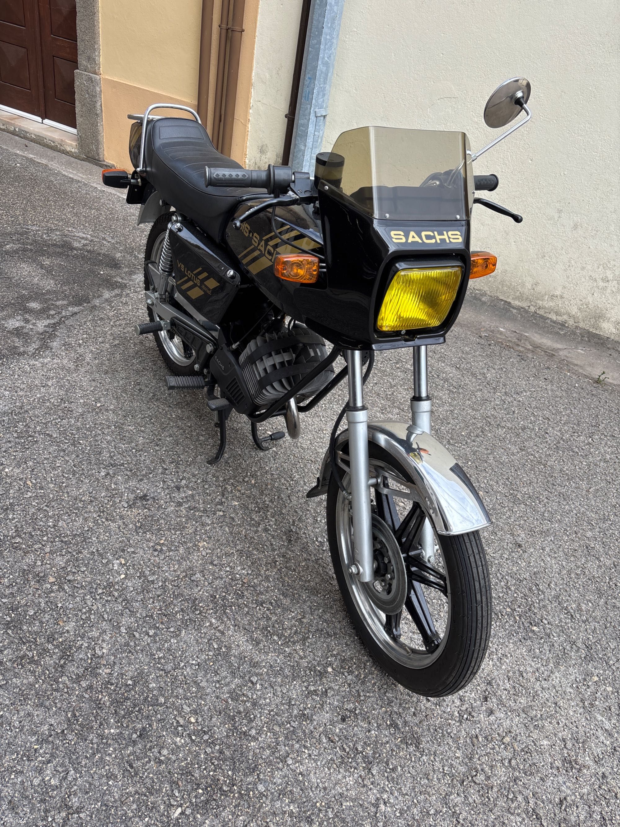 Sachs lotus como nova