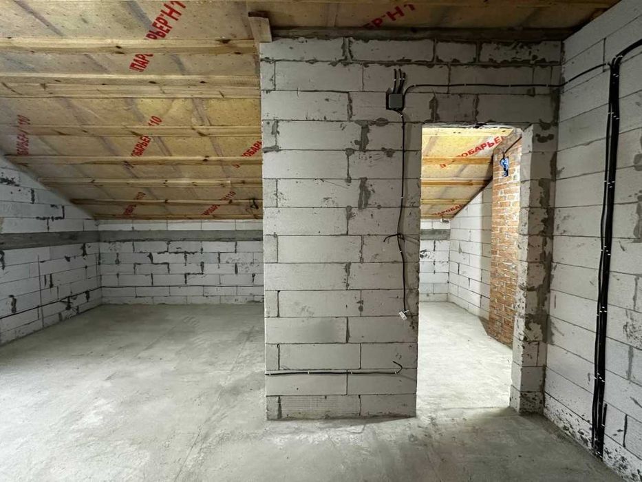 Продаж будинку 210м2, 4 кімнати. Під ремонт.Підвал.Сертифікат! ID:744