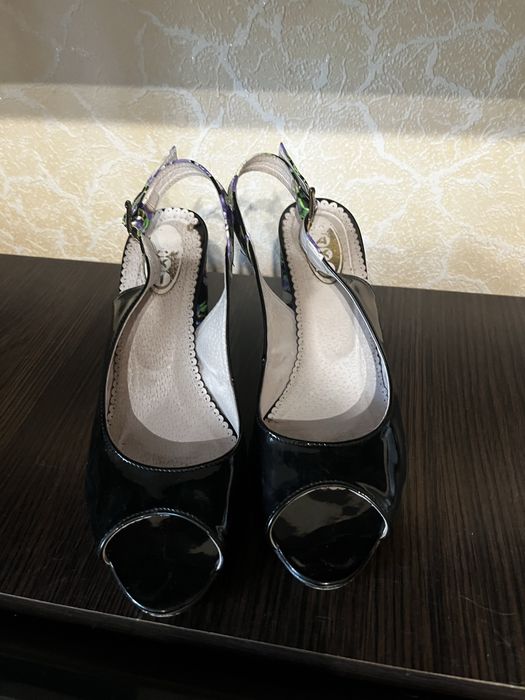 Босоніжки 38 розмір