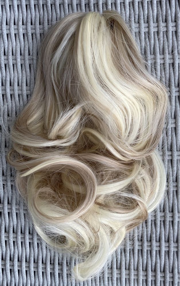 Włosy doczepiane, blond z beżem, kucyk, 34 cm ( 474 )