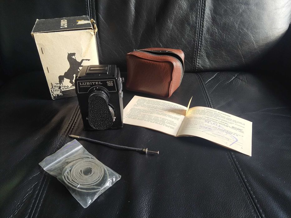 Maquina fotografica Lubitel 166. Completa com acessórios e documentos.