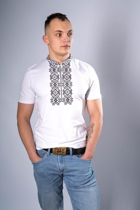 Вишиванки чоловічі.Різні розміри, кольори.