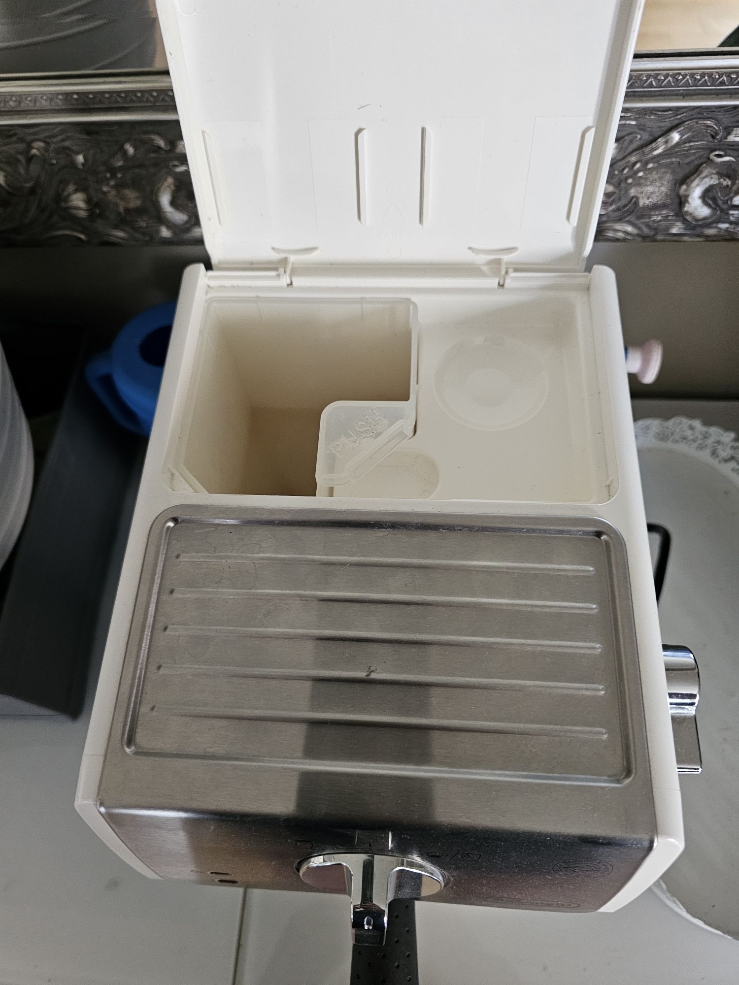 DeLonghi Express kolbowy