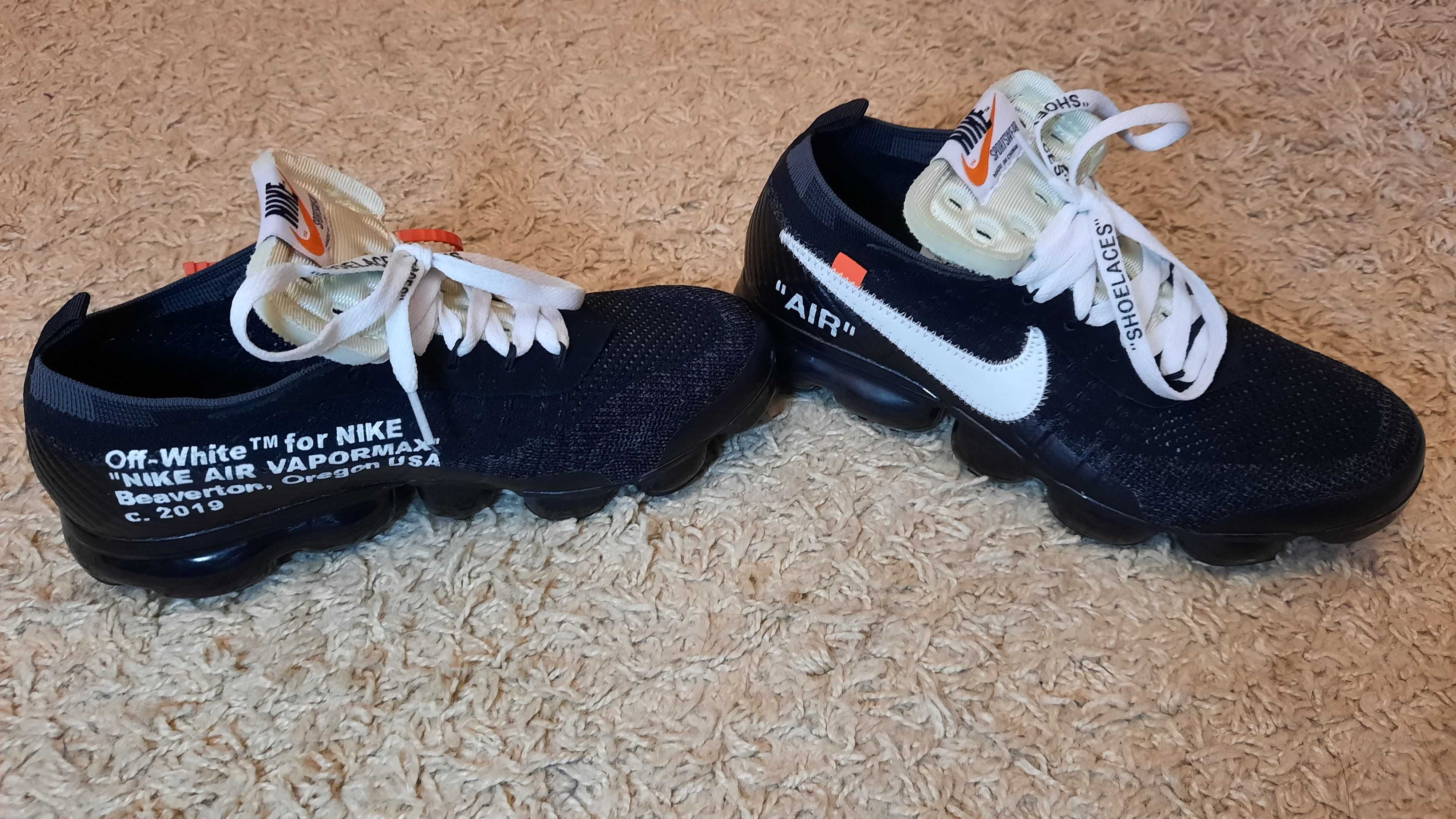 Nike X Off-White
The 10 Air Vapormax Flyknit sneakers