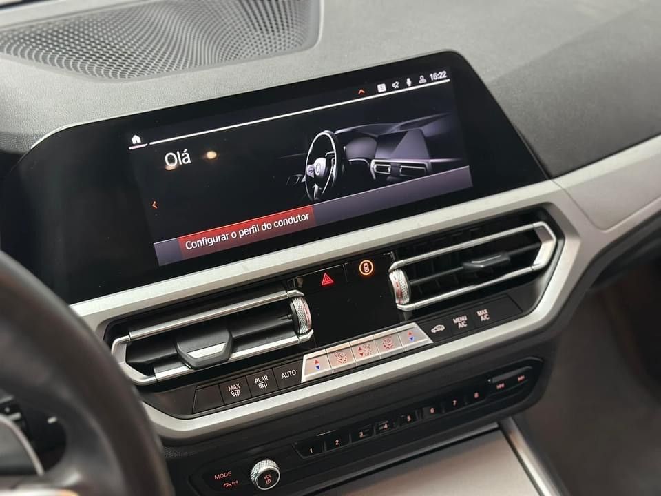BMW 318 d Touring Pack Desportivo M Auto