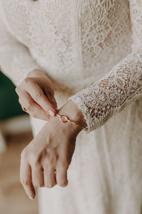 Suknia ślubna z koronki