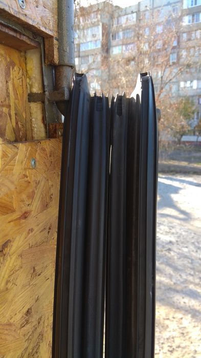 Уплотнитель стёкл, передних дверей на Ланос.