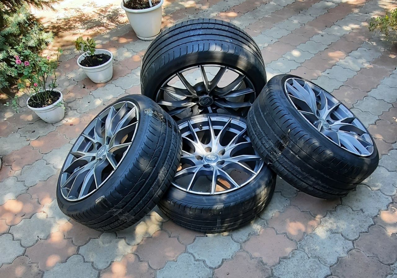 Диски 19 Bmw OZ 5/120 f30 f10 разноширокие