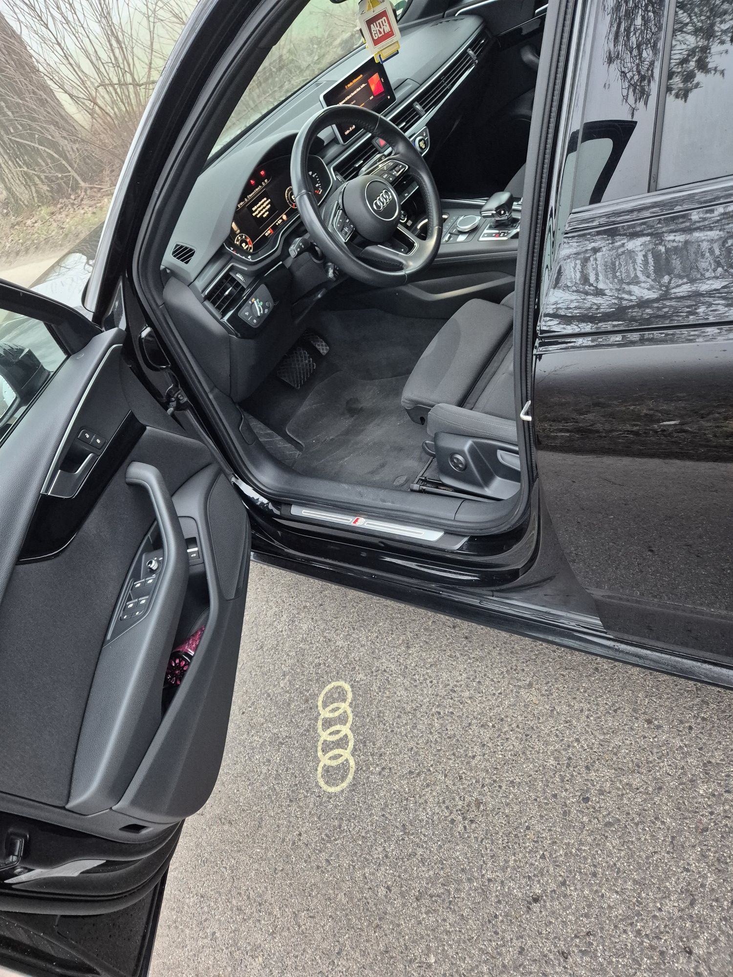Audi A4 B9 2.0 190km Matrix Virtual S-line