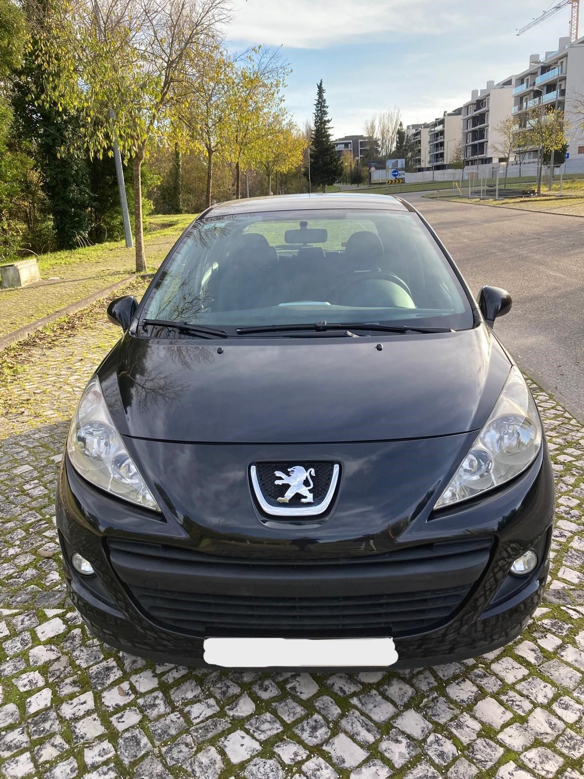 Peugeot 207 preto