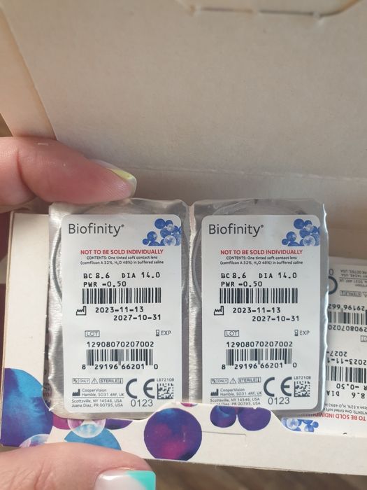 Продам линзы Biofinity -0,5