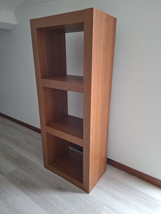 Estante vertical / Prateleira aberta