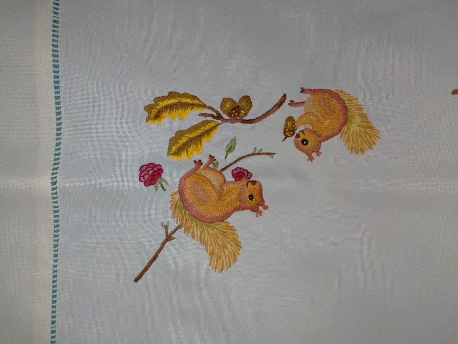 Obrus/serweta ręcznie wyszywana