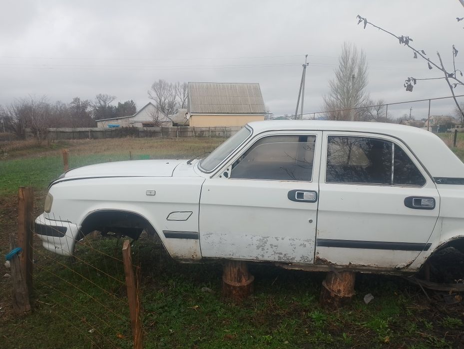 Продам газ 3110 кузов или по запчастям