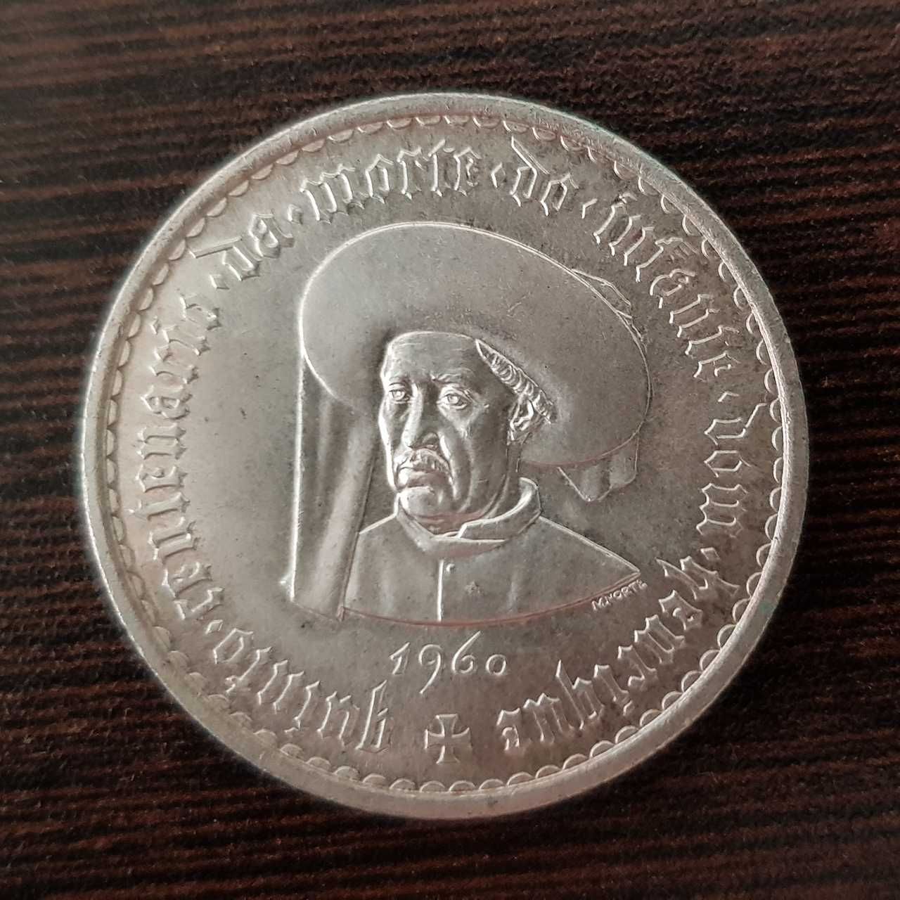 Escudos portugueses em prata (10 e 20$00)