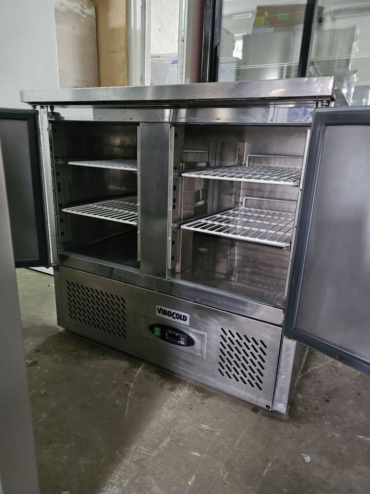 Холодильний стіл - саладетта Tefcold SA910