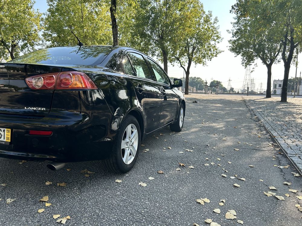 Mitsubishi Lancer 1.5i invite