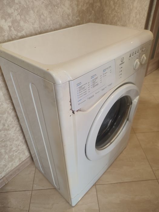 Пральна машина Indesit