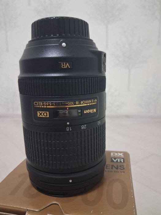 Объектив Nikon AF-S DX NIKKOR 18-300mm f/3.5-5.6G ED VR