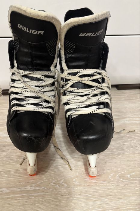 Ковзани фірмові Bauer ,43 розмір ,устілка 27