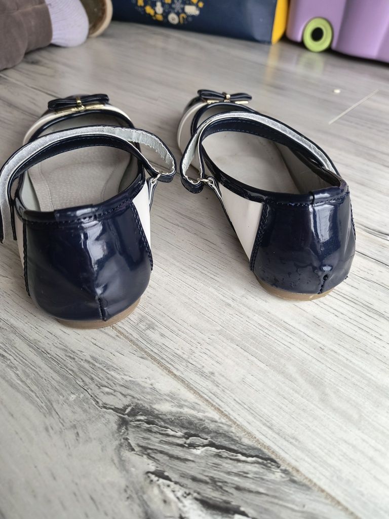 Buty baleriny na rzepe r.35