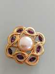 Lindo broche  vintage Monet. Estado muito bom