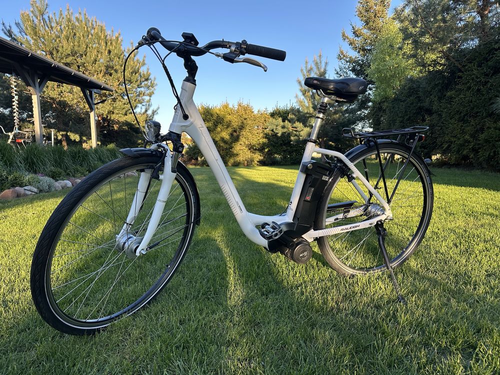Rower elektryczny Raleigh Dover 7, silnik Impulse 2.0, moc 250 W
