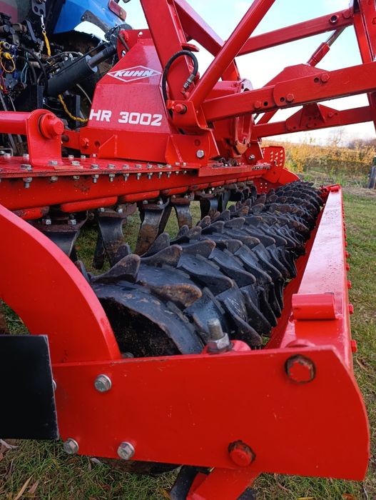 Brona Wirowa Kuhn HR 3002