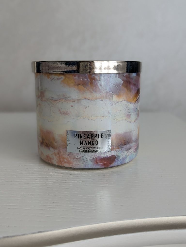 Ароматична воскова свічка з трьома гнотами Bath & Body Works