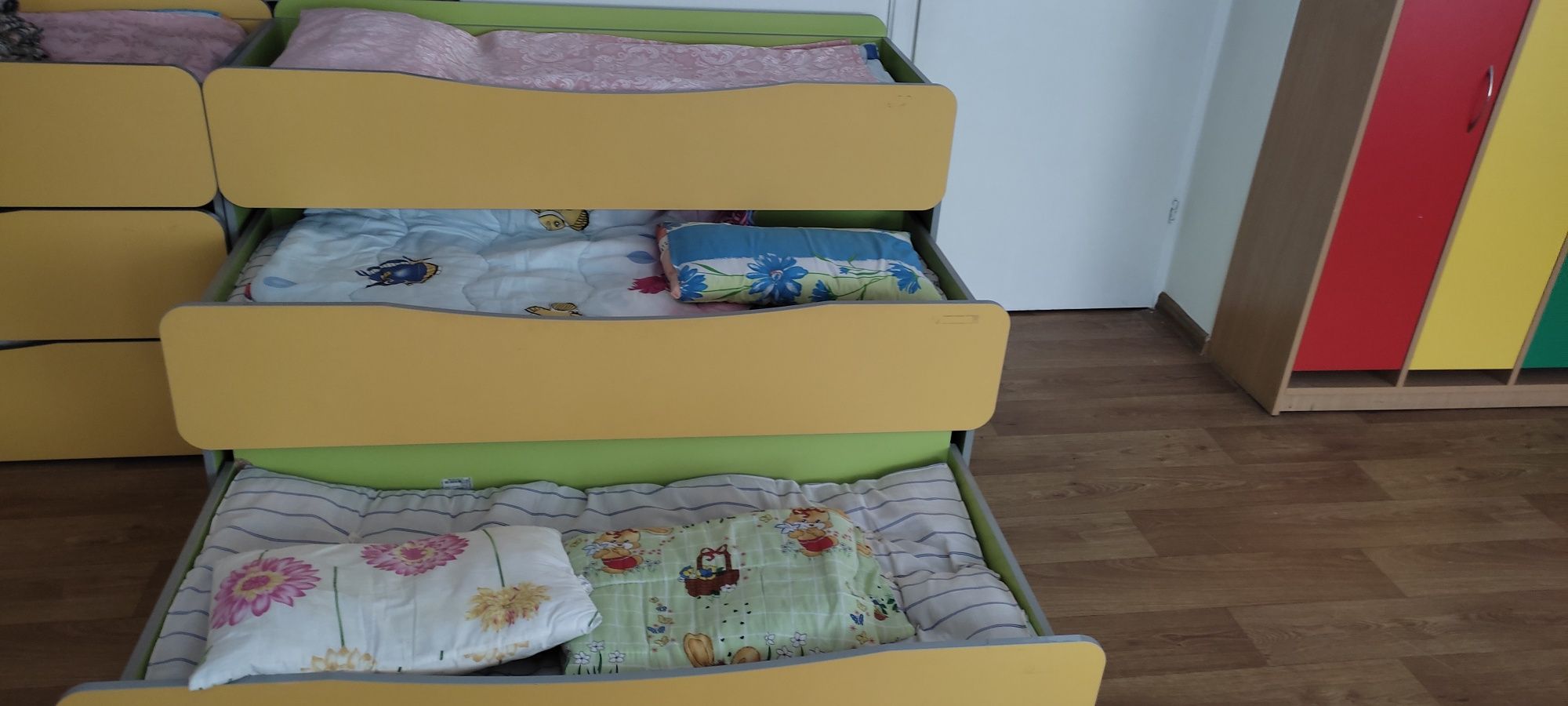 Продам ліжко для трьох дітей