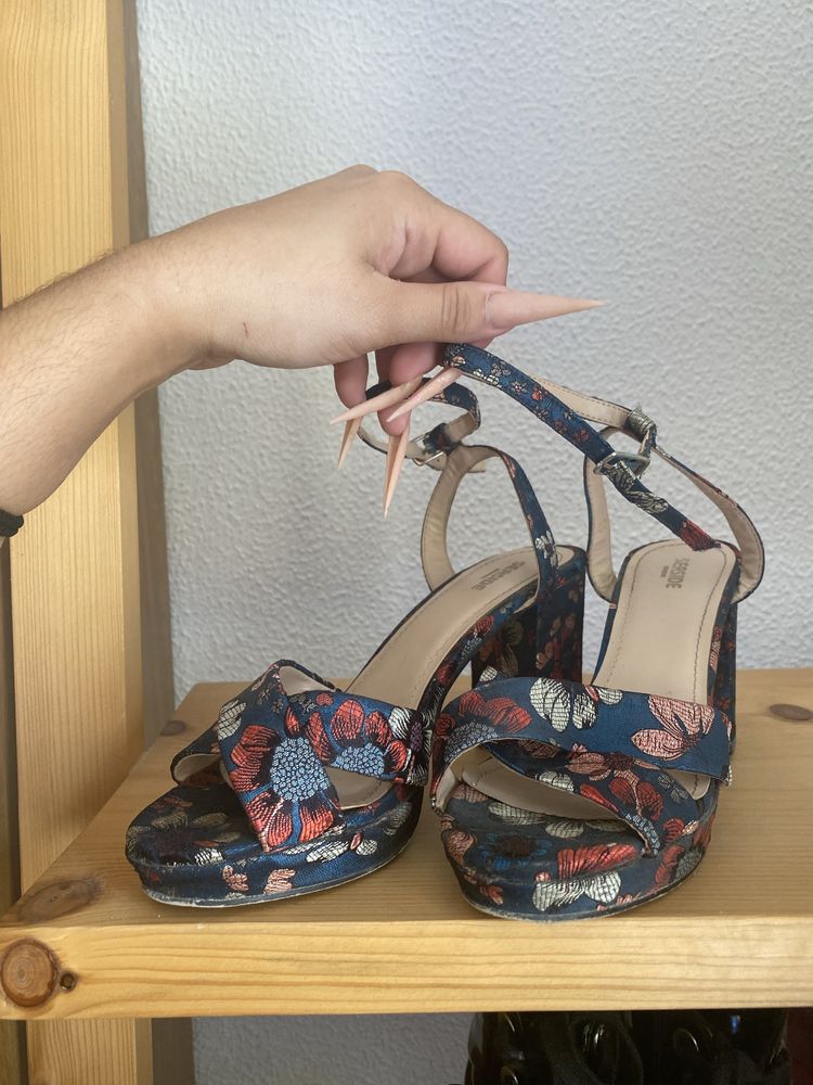 Sapatos santo baixo estampado floral